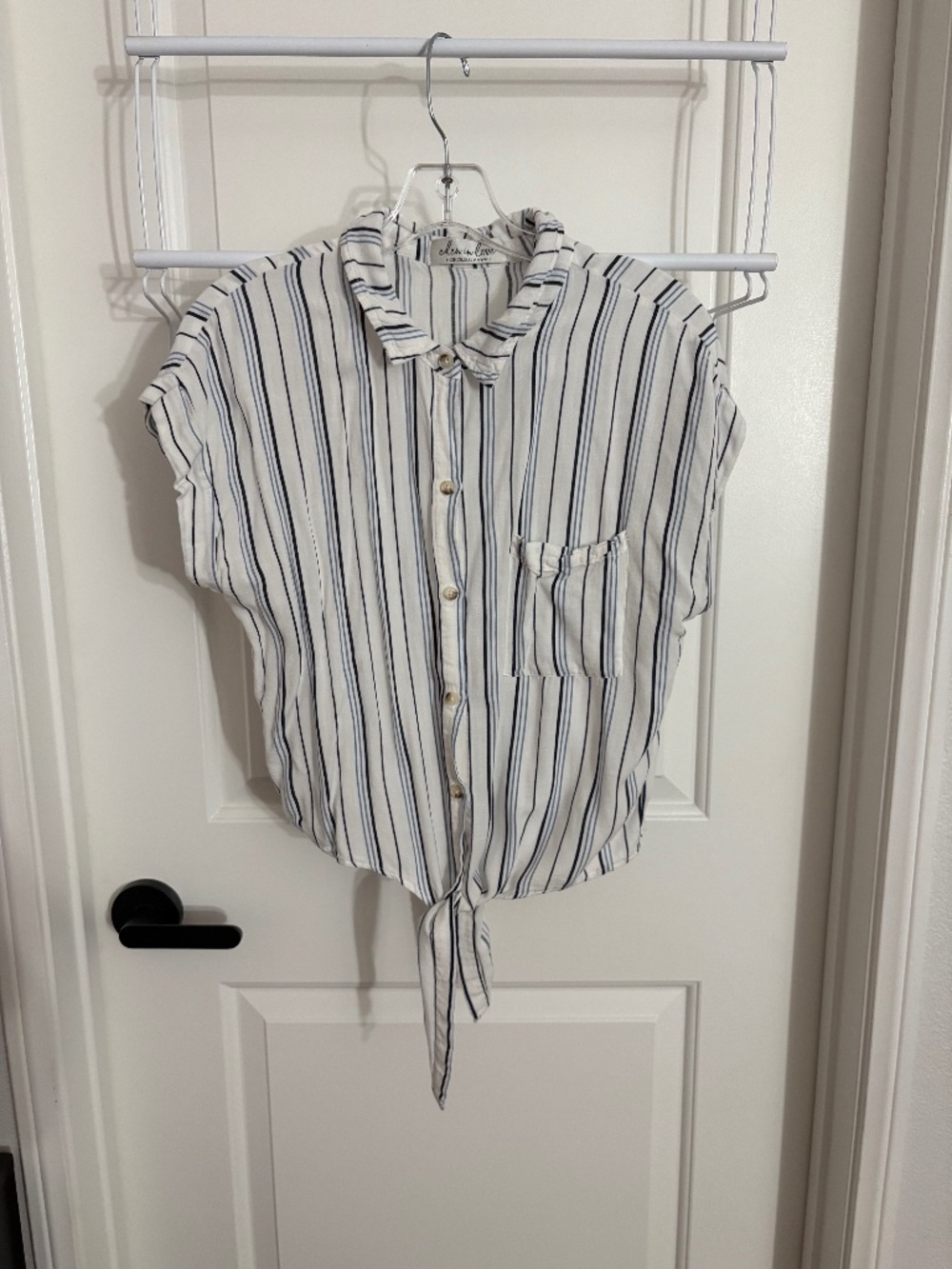 Eden in Love Front-Tie Button Down Striped Shirt White Blue Women’s Medium
